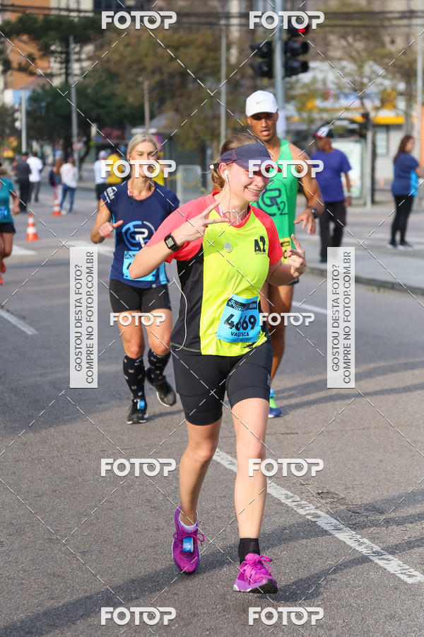 Buy your photos of the eventMeia Maratona Internacional de Curitiba 2018 on Fotop