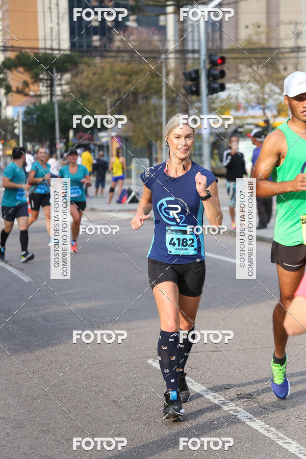 Buy your photos of the eventMeia Maratona Internacional de Curitiba 2018 on Fotop