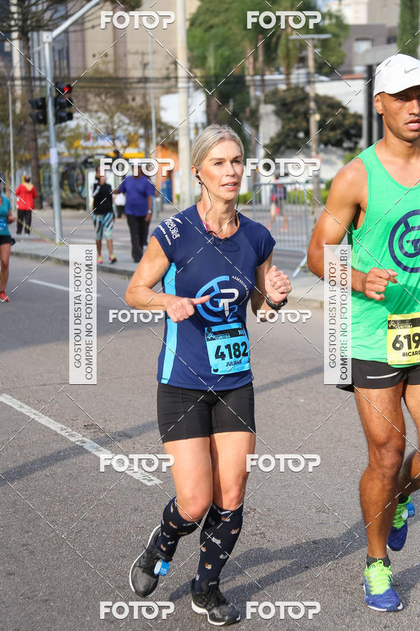 Buy your photos of the eventMeia Maratona Internacional de Curitiba 2018 on Fotop