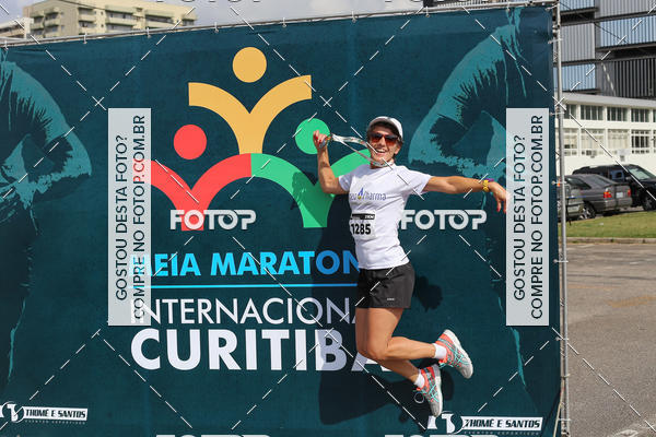 Buy your photos of the eventMeia Maratona Internacional de Curitiba 2018 on Fotop