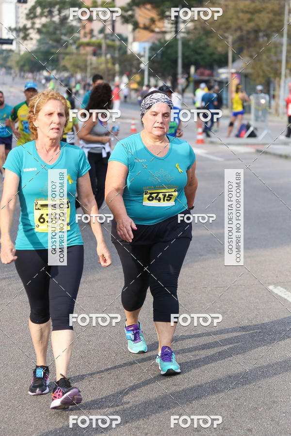 Buy your photos of the eventMeia Maratona Internacional de Curitiba 2018 on Fotop