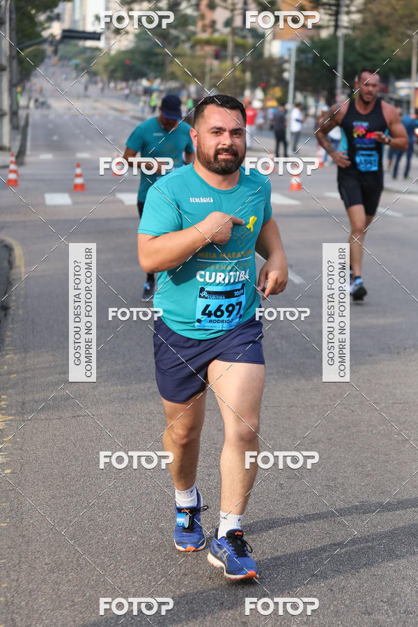 Buy your photos of the eventMeia Maratona Internacional de Curitiba 2018 on Fotop