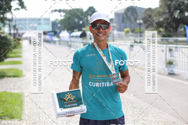 Buy your photos of the eventMeia Maratona Internacional de Curitiba 2018 on Fotop