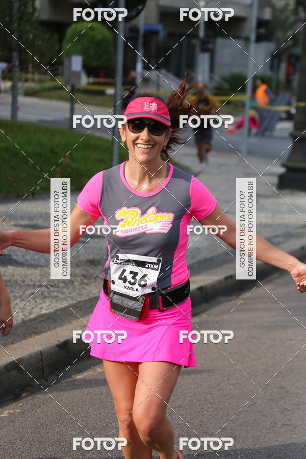 Buy your photos of the eventMeia Maratona Internacional de Curitiba 2018 on Fotop
