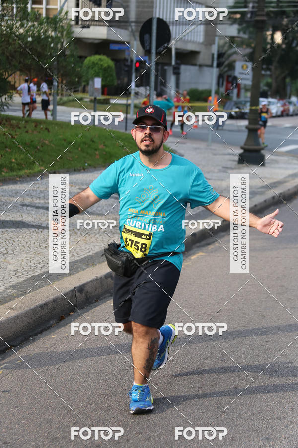 Buy your photos of the eventMeia Maratona Internacional de Curitiba 2018 on Fotop