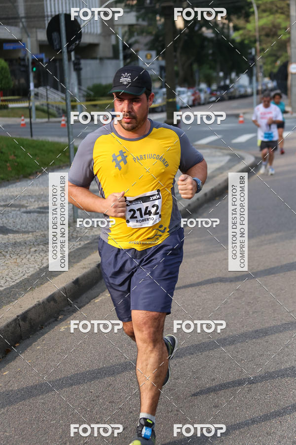 Buy your photos of the eventMeia Maratona Internacional de Curitiba 2018 on Fotop