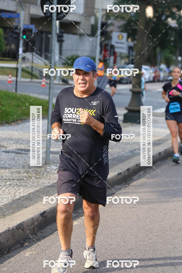 Buy your photos of the eventMeia Maratona Internacional de Curitiba 2018 on Fotop