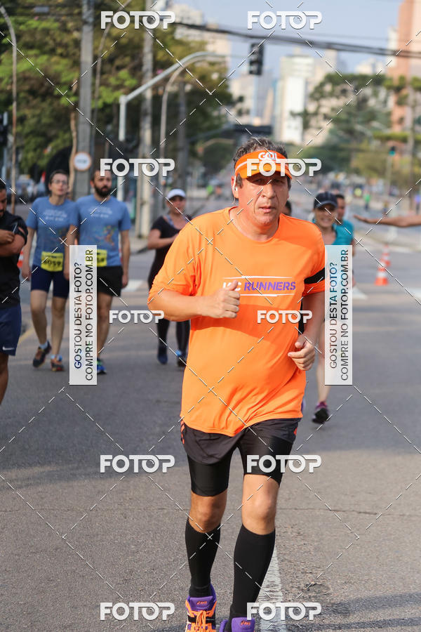 Buy your photos of the eventMeia Maratona Internacional de Curitiba 2018 on Fotop