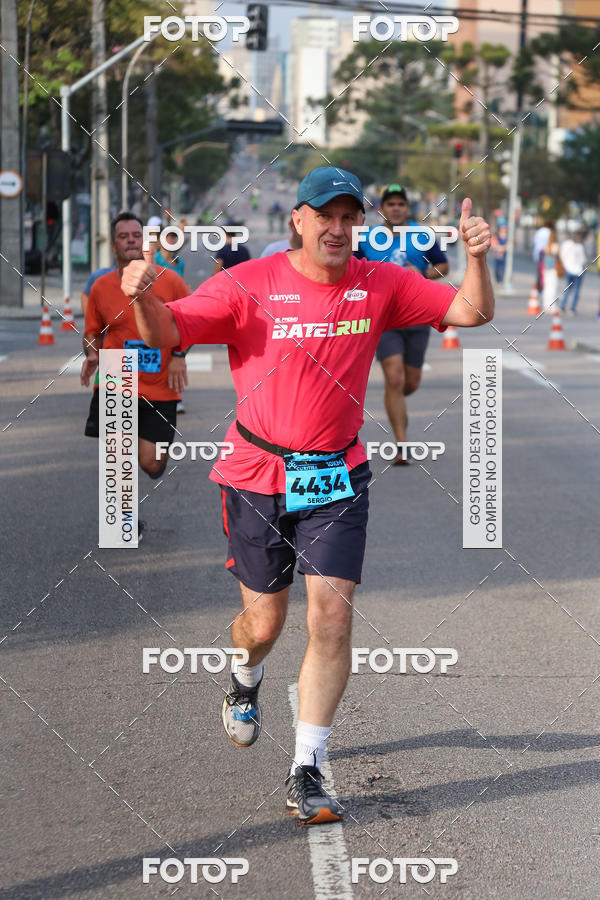 Buy your photos of the eventMeia Maratona Internacional de Curitiba 2018 on Fotop