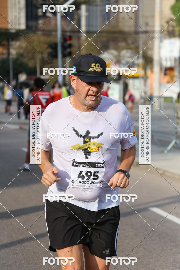 Buy your photos of the eventMeia Maratona Internacional de Curitiba 2018 on Fotop