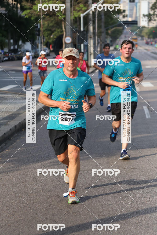 Buy your photos of the eventMeia Maratona Internacional de Curitiba 2018 on Fotop