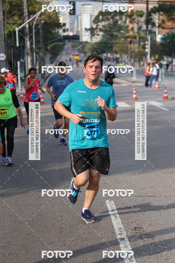Buy your photos of the eventMeia Maratona Internacional de Curitiba 2018 on Fotop