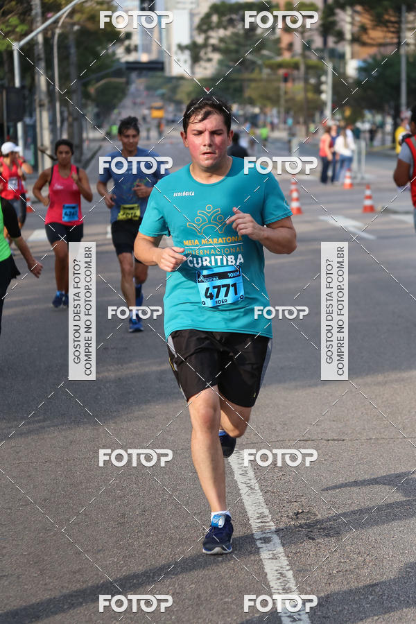Buy your photos of the eventMeia Maratona Internacional de Curitiba 2018 on Fotop