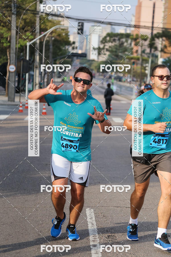 Buy your photos of the eventMeia Maratona Internacional de Curitiba 2018 on Fotop