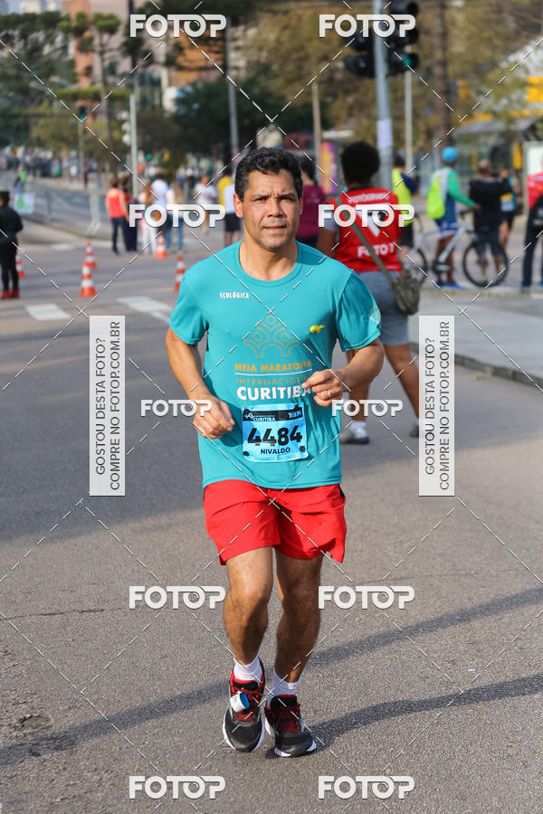 Buy your photos of the eventMeia Maratona Internacional de Curitiba 2018 on Fotop