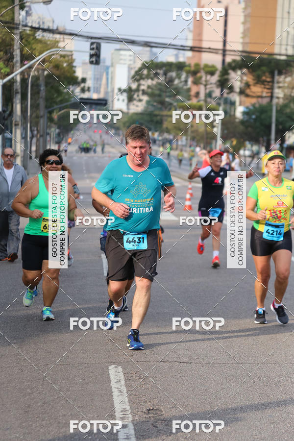 Buy your photos of the eventMeia Maratona Internacional de Curitiba 2018 on Fotop