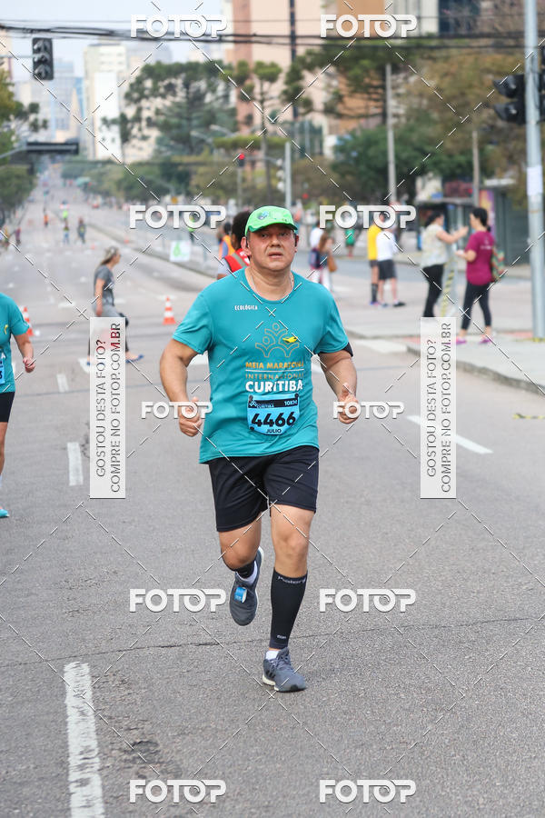 Buy your photos of the eventMeia Maratona Internacional de Curitiba 2018 on Fotop