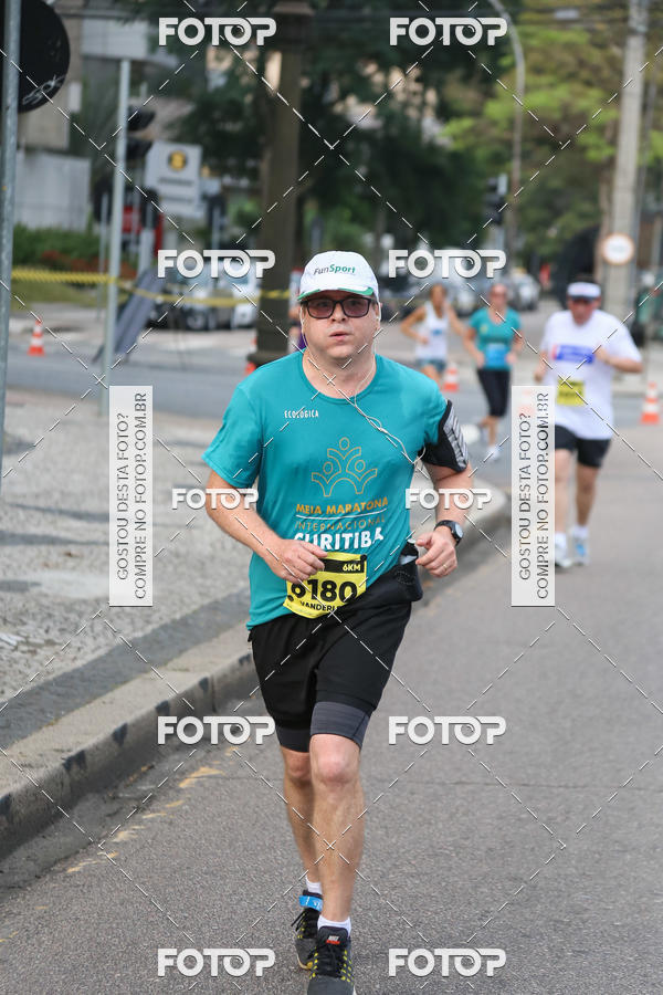 Buy your photos of the eventMeia Maratona Internacional de Curitiba 2018 on Fotop
