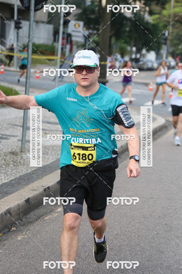 Buy your photos of the eventMeia Maratona Internacional de Curitiba 2018 on Fotop