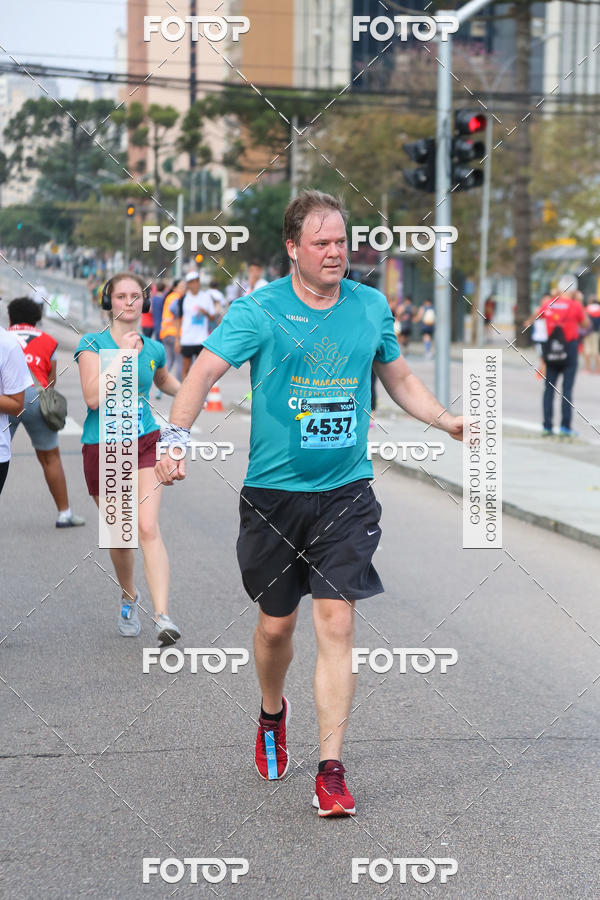 Buy your photos of the eventMeia Maratona Internacional de Curitiba 2018 on Fotop
