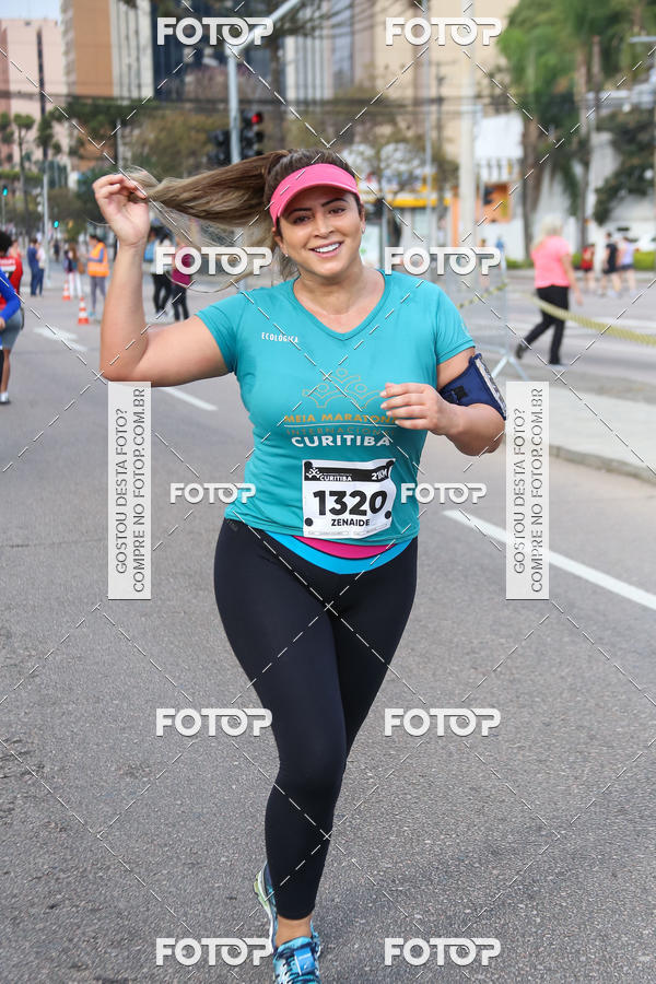 Buy your photos of the eventMeia Maratona Internacional de Curitiba 2018 on Fotop