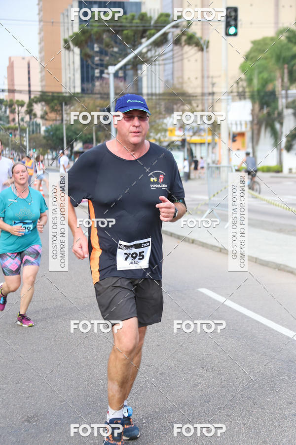Buy your photos of the eventMeia Maratona Internacional de Curitiba 2018 on Fotop