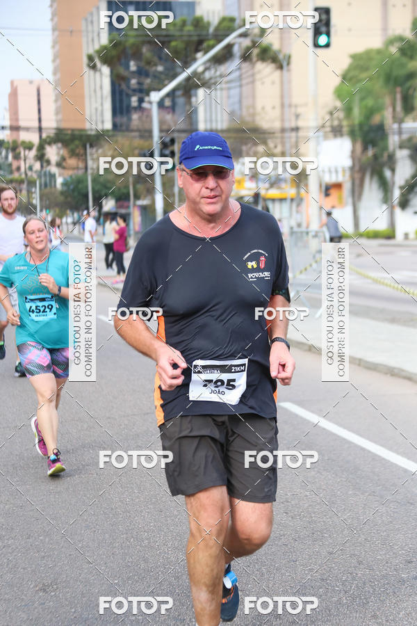 Buy your photos of the eventMeia Maratona Internacional de Curitiba 2018 on Fotop