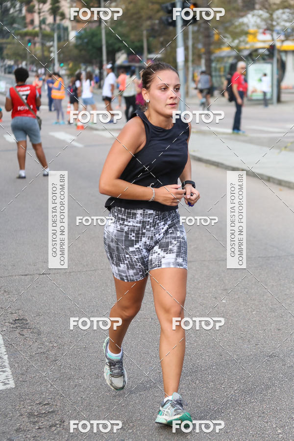 Buy your photos of the eventMeia Maratona Internacional de Curitiba 2018 on Fotop