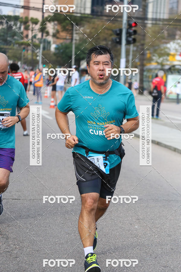 Buy your photos of the eventMeia Maratona Internacional de Curitiba 2018 on Fotop