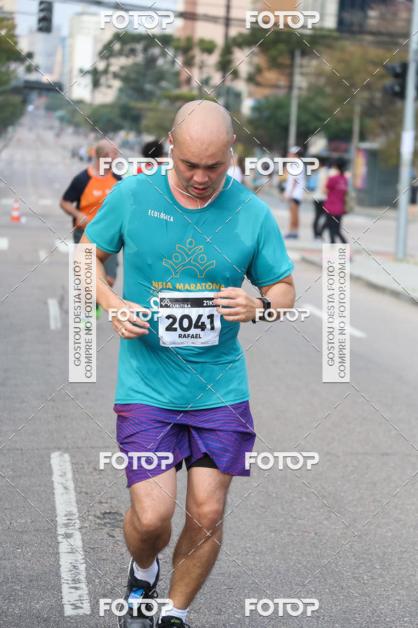 Buy your photos of the eventMeia Maratona Internacional de Curitiba 2018 on Fotop