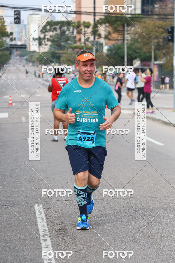 Buy your photos of the eventMeia Maratona Internacional de Curitiba 2018 on Fotop