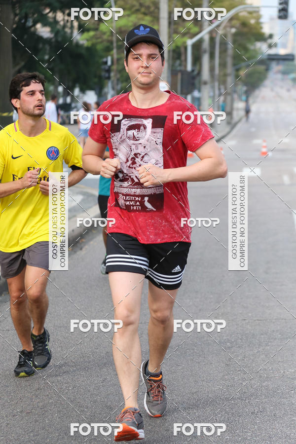 Buy your photos of the eventMeia Maratona Internacional de Curitiba 2018 on Fotop