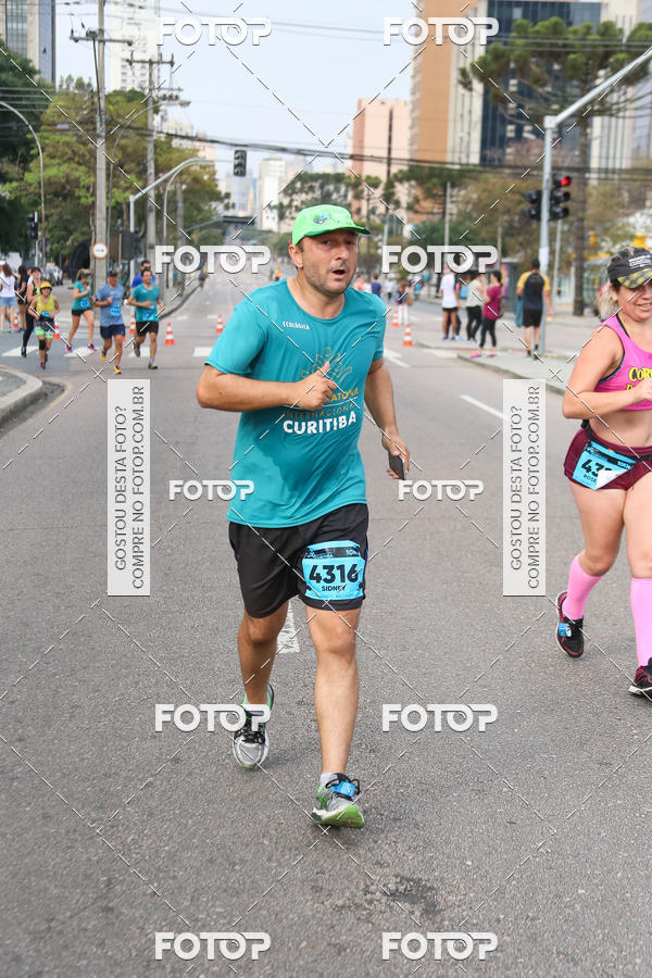 Buy your photos of the eventMeia Maratona Internacional de Curitiba 2018 on Fotop