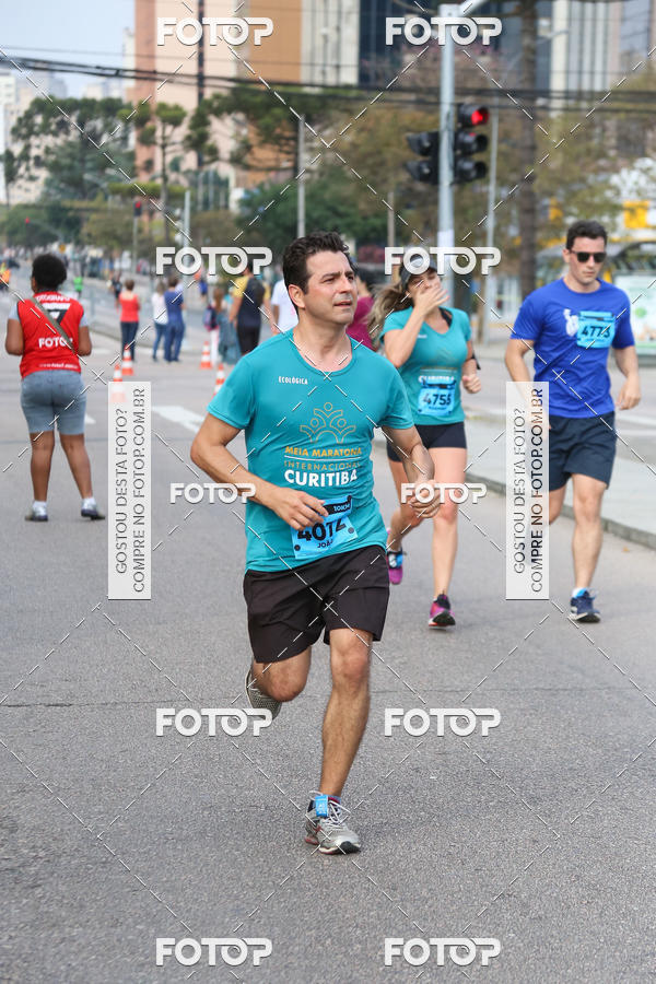 Buy your photos of the eventMeia Maratona Internacional de Curitiba 2018 on Fotop