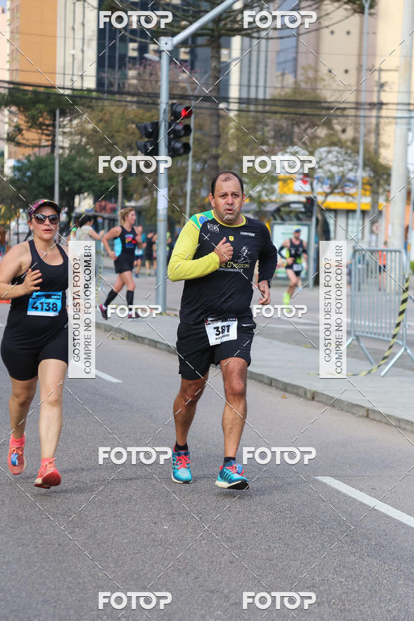 Buy your photos of the eventMeia Maratona Internacional de Curitiba 2018 on Fotop