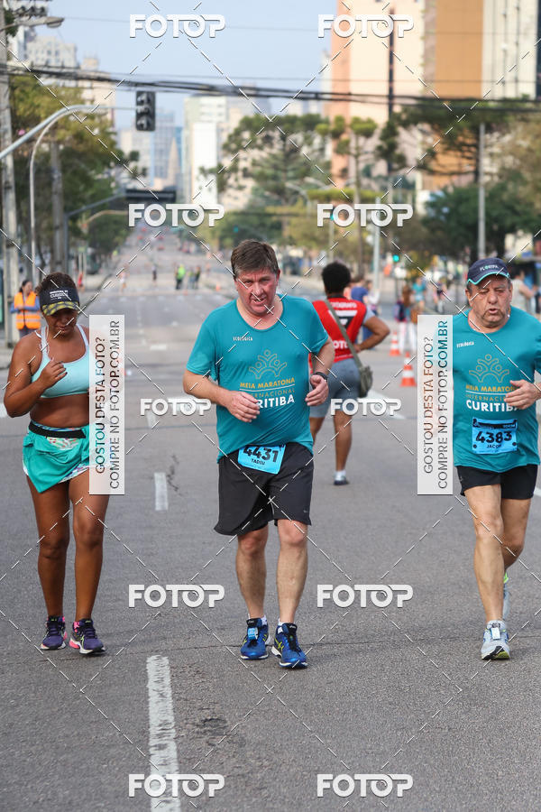 Buy your photos of the eventMeia Maratona Internacional de Curitiba 2018 on Fotop