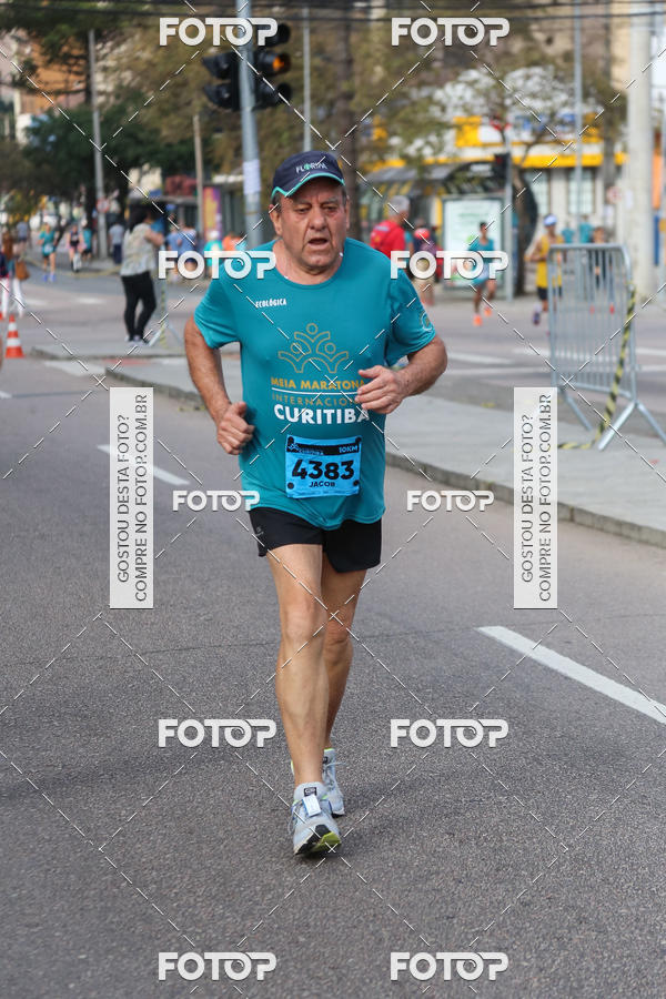 Buy your photos of the eventMeia Maratona Internacional de Curitiba 2018 on Fotop