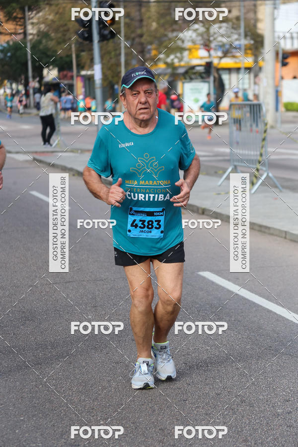 Buy your photos of the eventMeia Maratona Internacional de Curitiba 2018 on Fotop