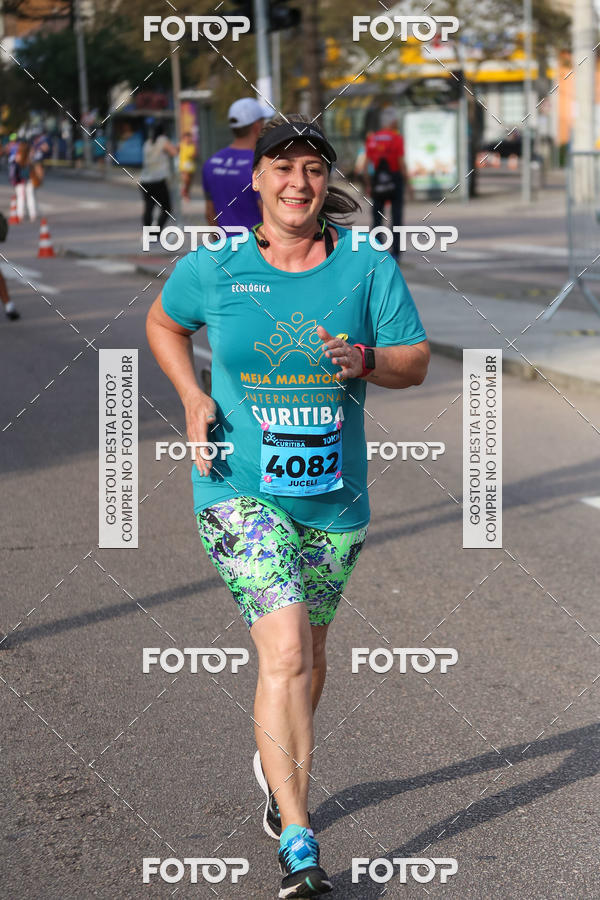 Buy your photos of the eventMeia Maratona Internacional de Curitiba 2018 on Fotop