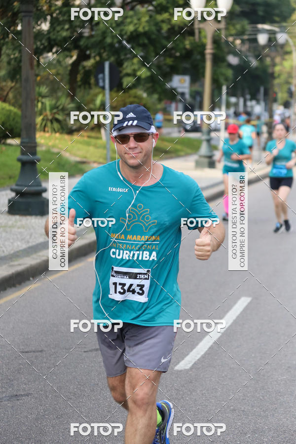 Buy your photos of the eventMeia Maratona Internacional de Curitiba 2018 on Fotop