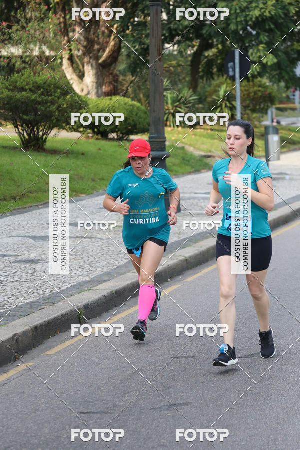 Buy your photos of the eventMeia Maratona Internacional de Curitiba 2018 on Fotop
