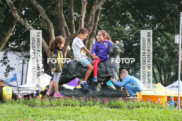 Buy your photos of the eventMeia Maratona Internacional de Curitiba 2018 on Fotop