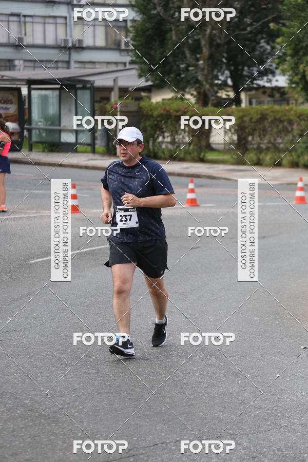 Buy your photos of the eventMeia Maratona Internacional de Curitiba 2018 on Fotop