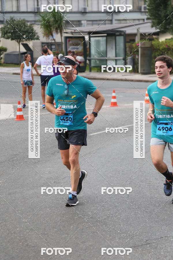 Buy your photos of the eventMeia Maratona Internacional de Curitiba 2018 on Fotop
