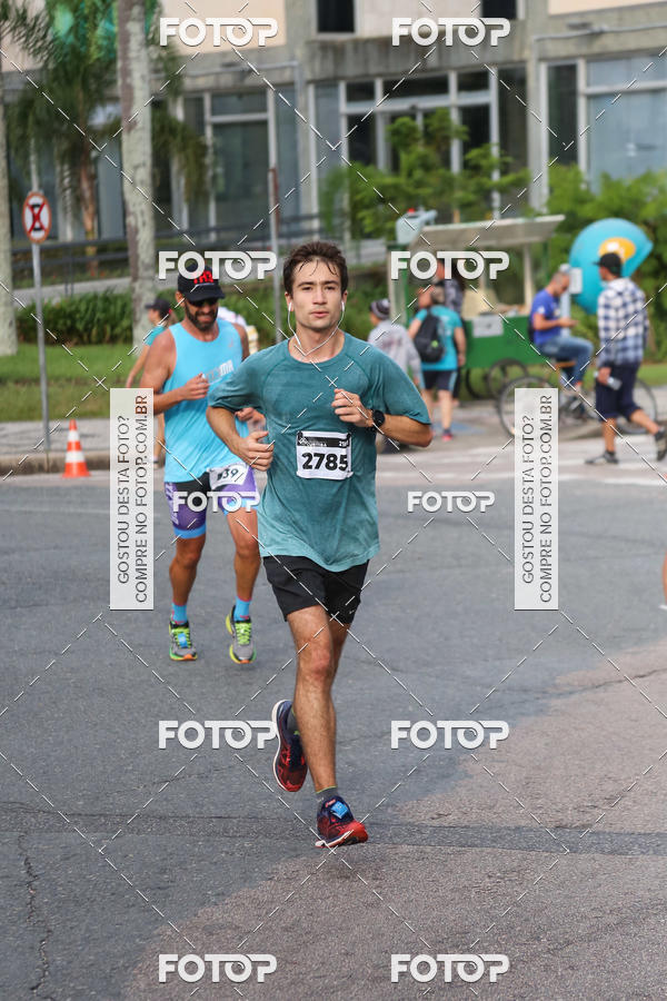 Buy your photos of the eventMeia Maratona Internacional de Curitiba 2018 on Fotop