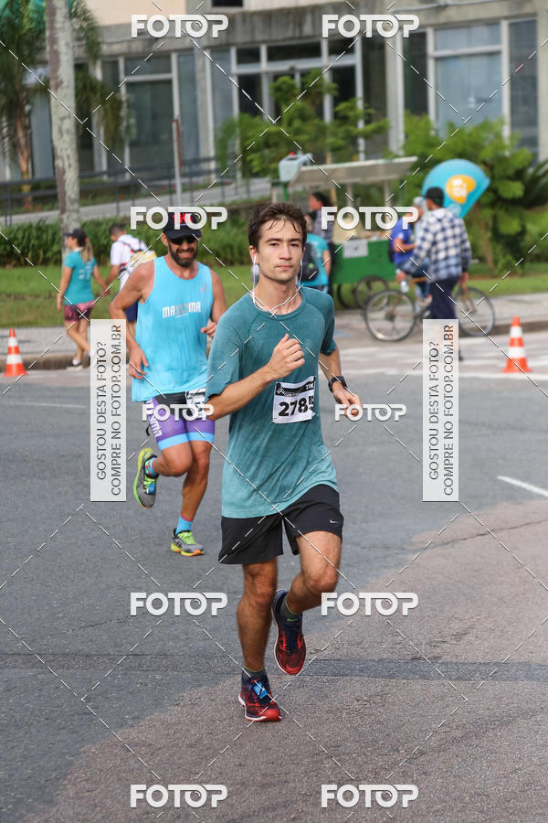 Buy your photos of the eventMeia Maratona Internacional de Curitiba 2018 on Fotop