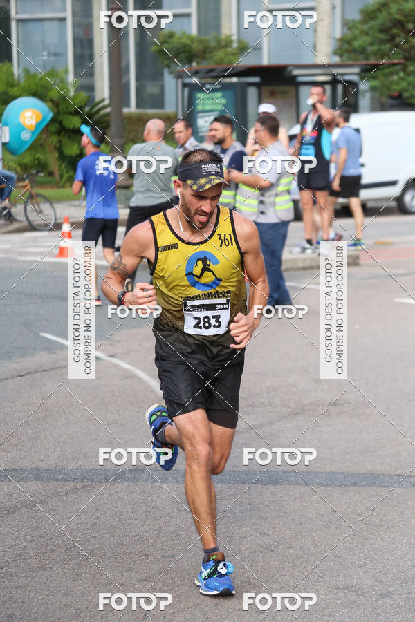 Buy your photos of the eventMeia Maratona Internacional de Curitiba 2018 on Fotop