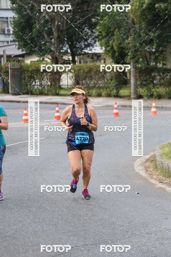 Buy your photos of the eventMeia Maratona Internacional de Curitiba 2018 on Fotop