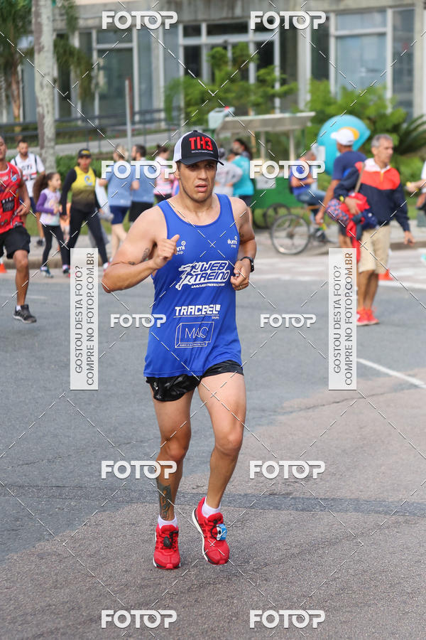 Buy your photos of the eventMeia Maratona Internacional de Curitiba 2018 on Fotop