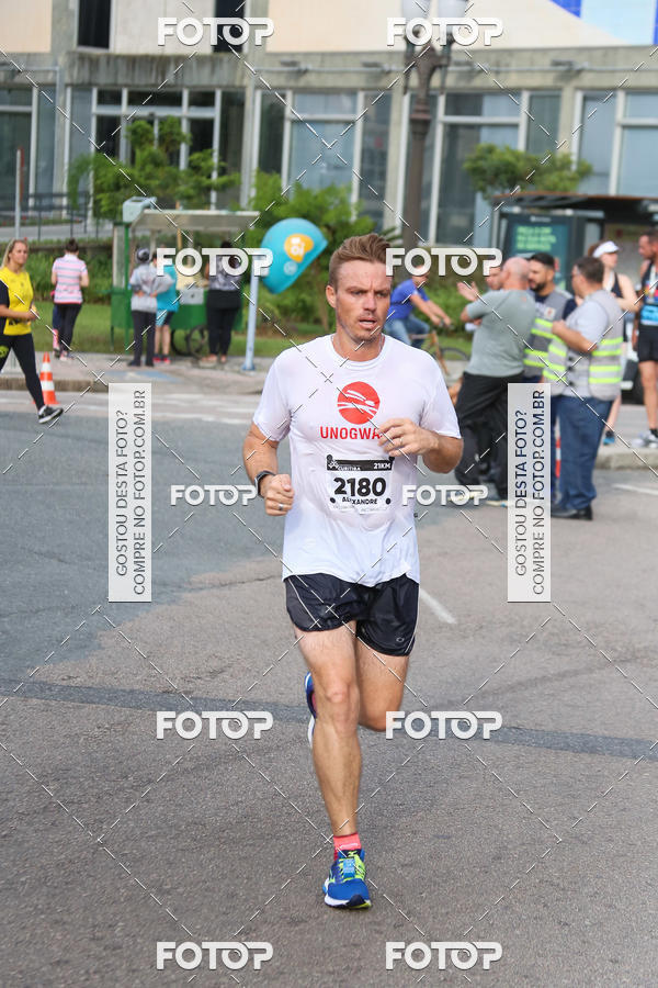 Buy your photos of the eventMeia Maratona Internacional de Curitiba 2018 on Fotop